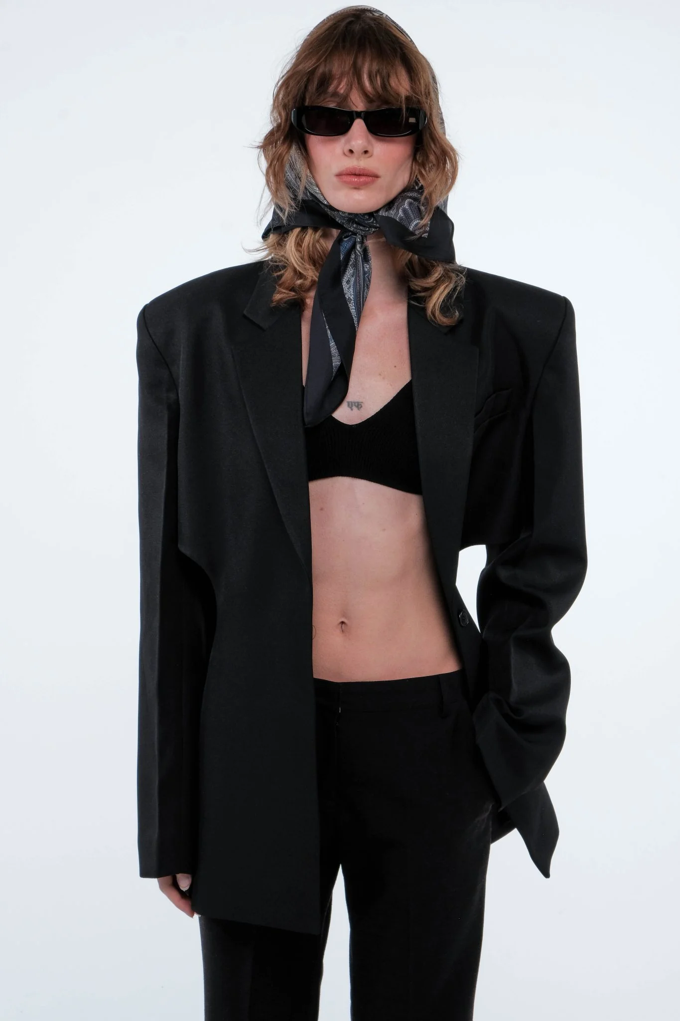 Cut-Out Blazer - Black - Image 5