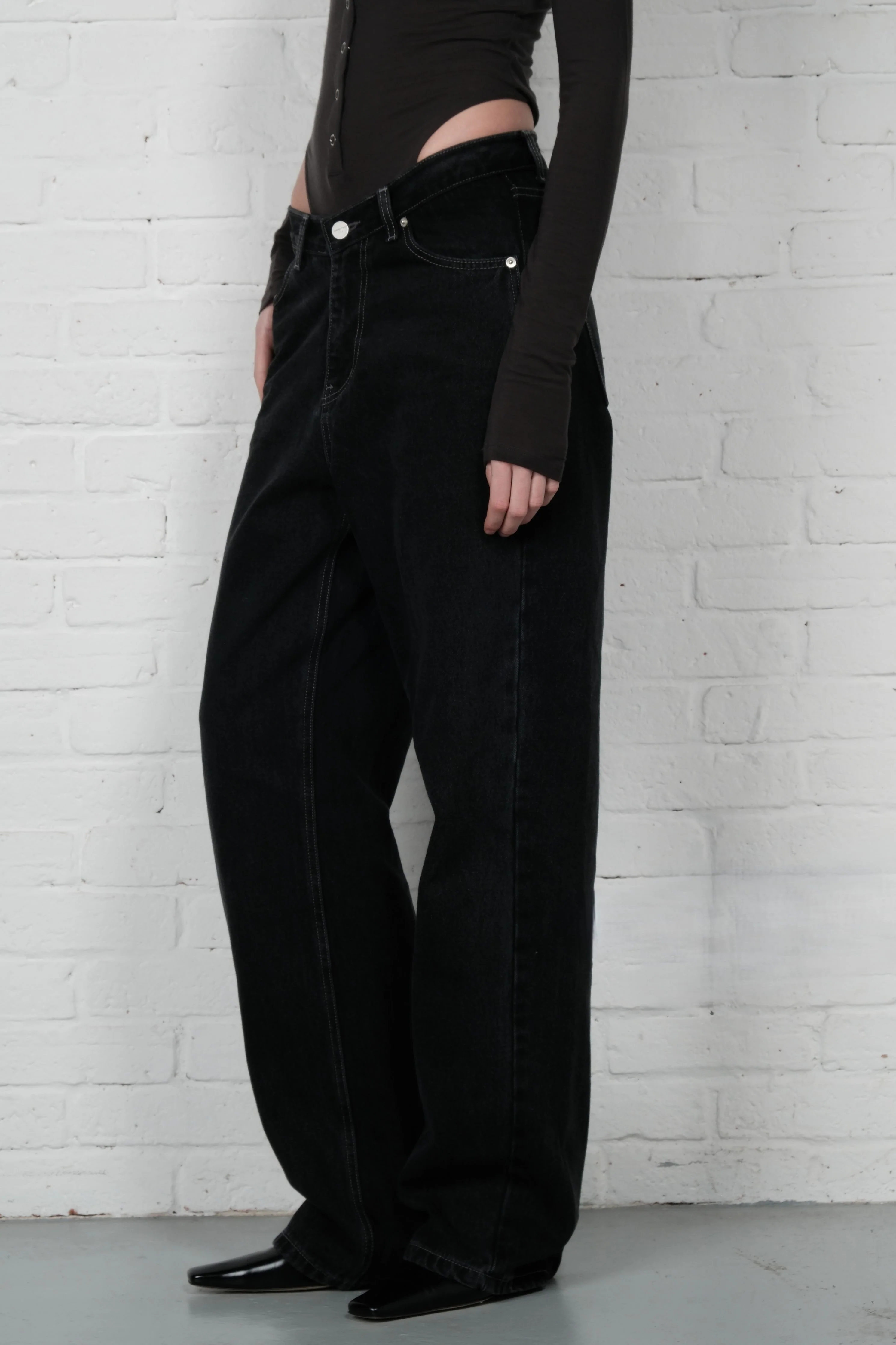 Low-Rise Jeans - Image 4