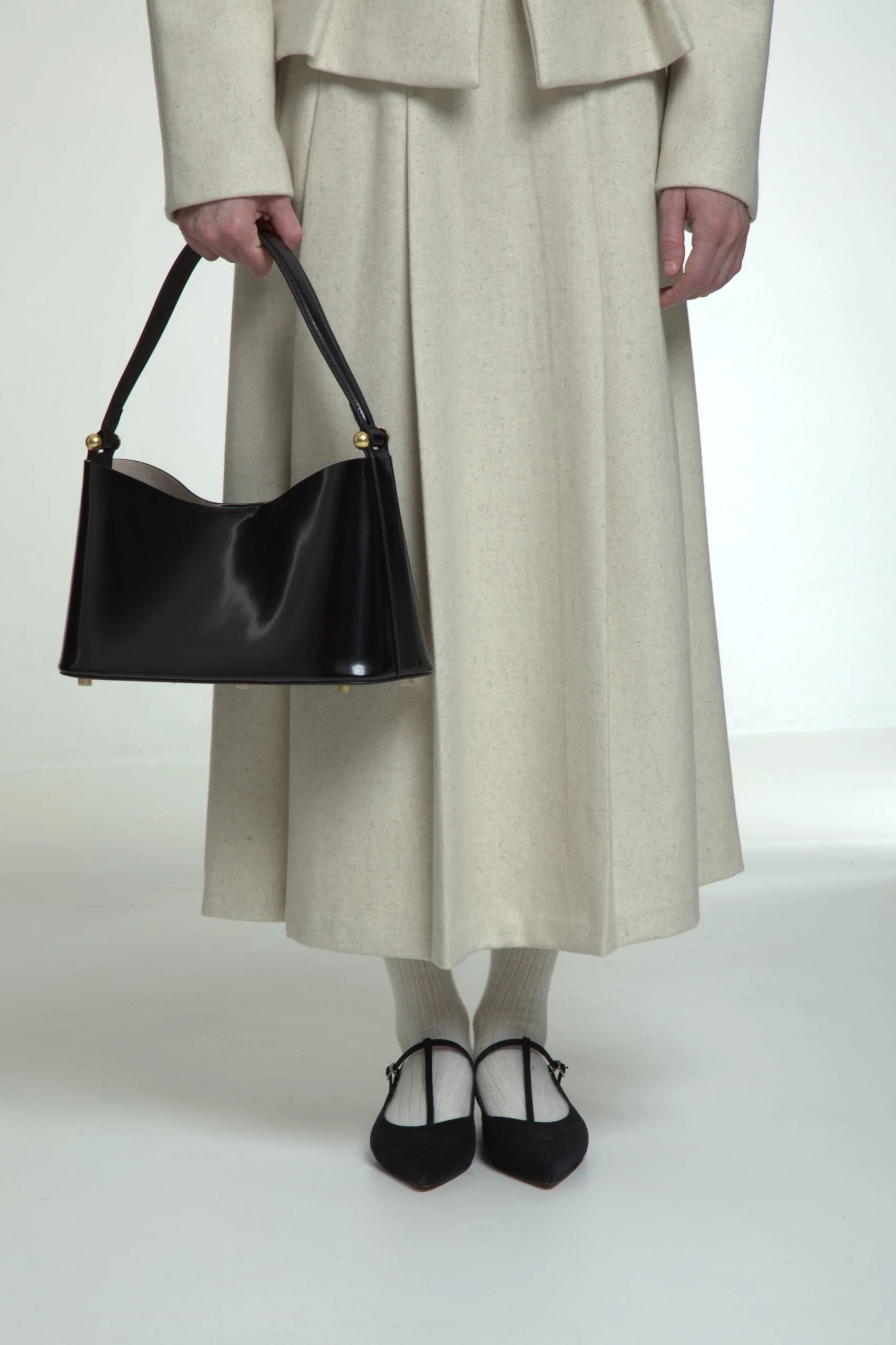 Patent leather handbag - Image 5