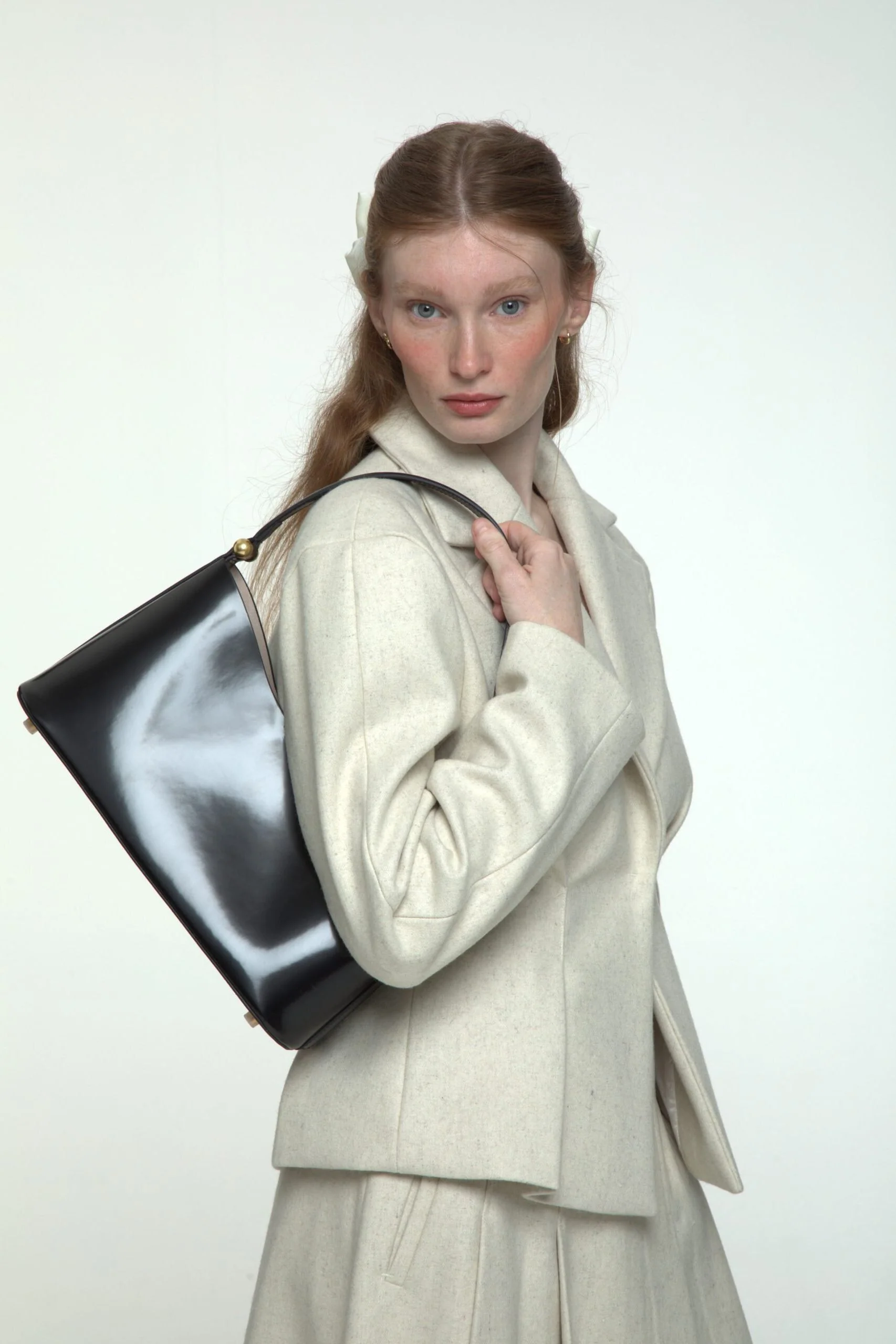 Patent leather handbag - Image 7